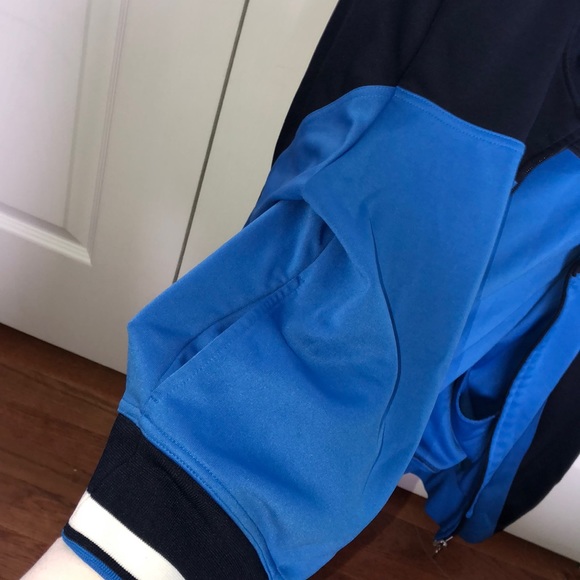 Jacket💛 - Picture 4 of 6